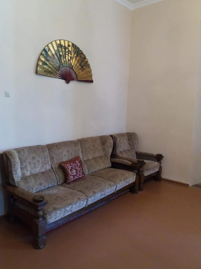 Beruka Guest House คูทายสิ ภายนอก รูปภาพ
